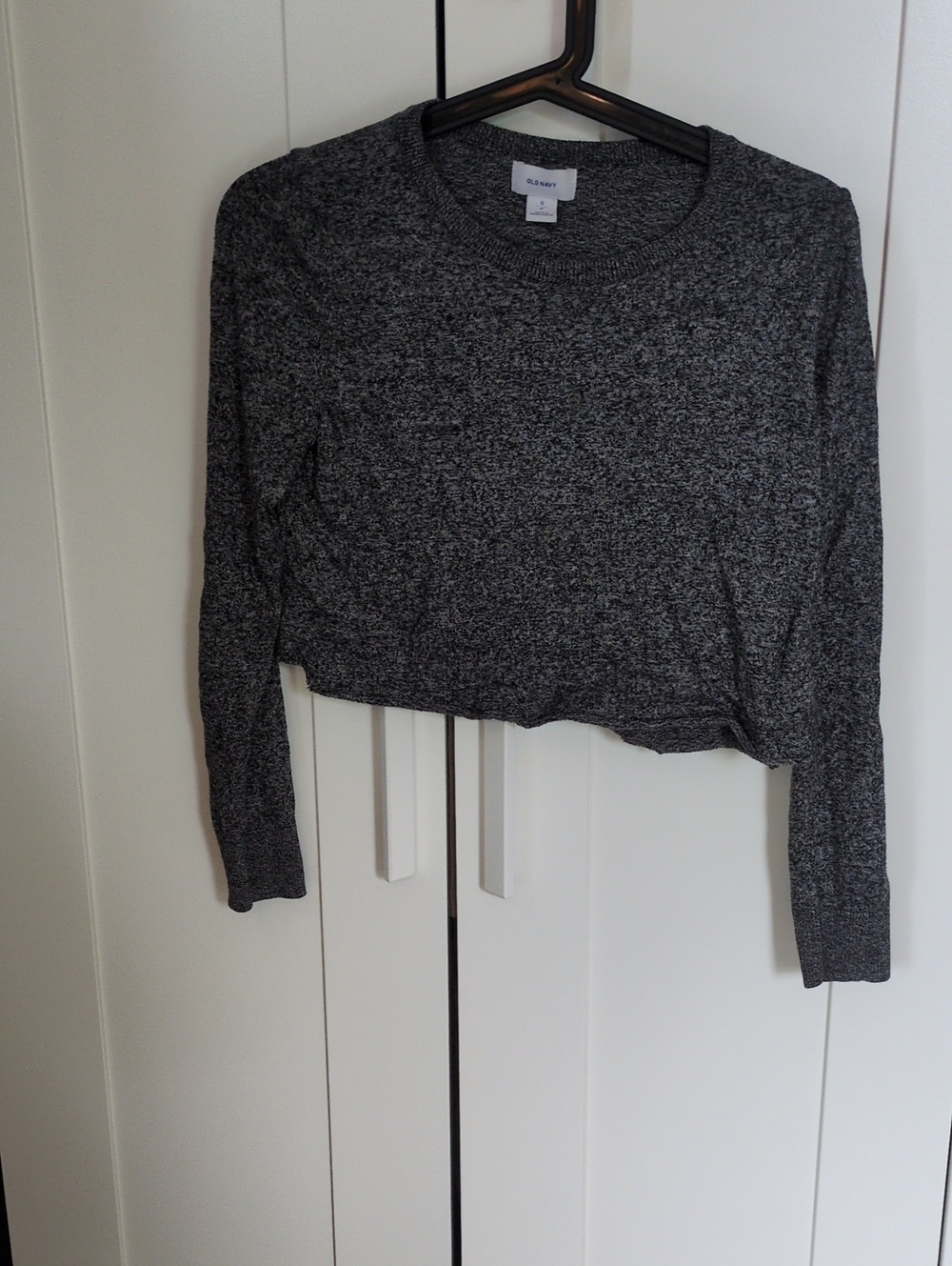 Old Navy Women's Charcoal Heather Long Sleeve Cropped Tee
